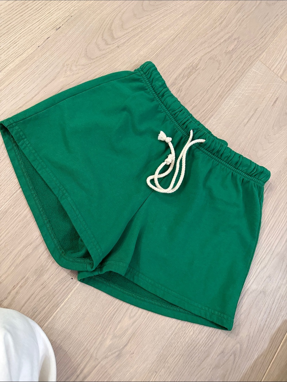 Perfect White Tee Shorts, Small, Green